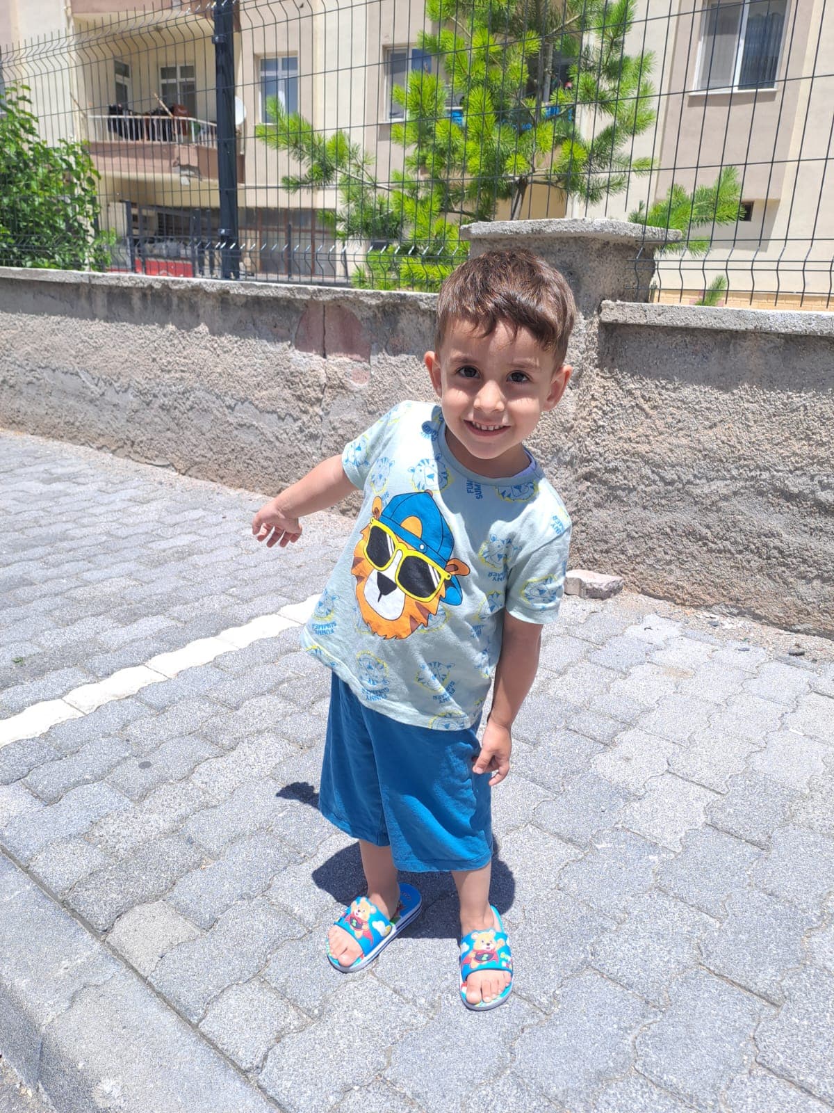 Eymen ile Aile